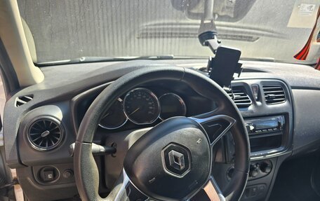 Renault Logan II, 2018 год, 349 000 рублей, 2 фотография