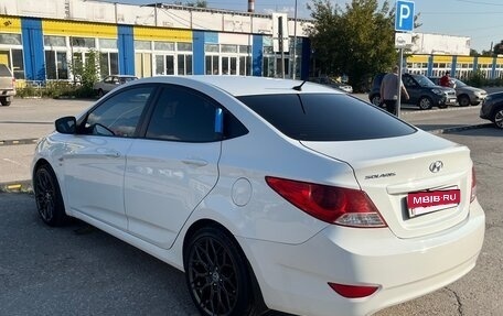 Hyundai Solaris II рестайлинг, 2012 год, 850 000 рублей, 4 фотография