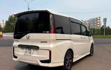 Honda Stepwgn IV, 2017 год, 1 825 000 рублей, 4 фотография
