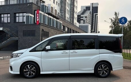 Honda Stepwgn IV, 2017 год, 1 825 000 рублей, 6 фотография