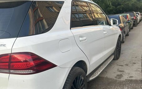 Mercedes-Benz GLE, 2015 год, 3 200 000 рублей, 3 фотография