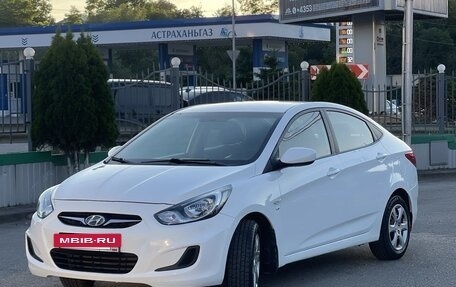 Hyundai Solaris II рестайлинг, 2014 год, 855 000 рублей, 2 фотография