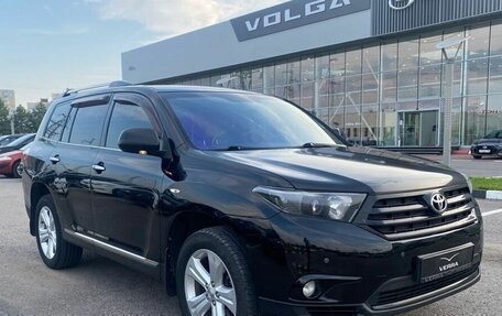 Toyota Highlander III, 2012 год, 1 750 000 рублей, 2 фотография