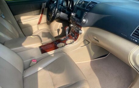 Toyota Highlander III, 2012 год, 1 750 000 рублей, 9 фотография