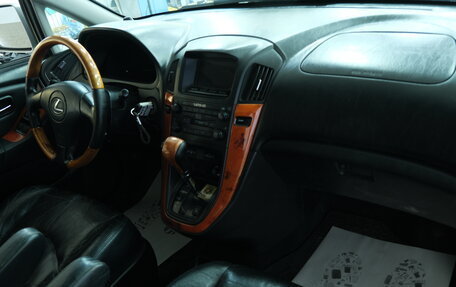 Lexus RX IV рестайлинг, 2001 год, 499 000 рублей, 17 фотография