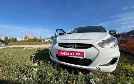 Hyundai Solaris II рестайлинг, 2014 год, 830 000 рублей, 2 фотография