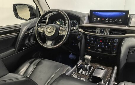 Lexus LX III, 2017 год, 6 499 000 рублей, 20 фотография