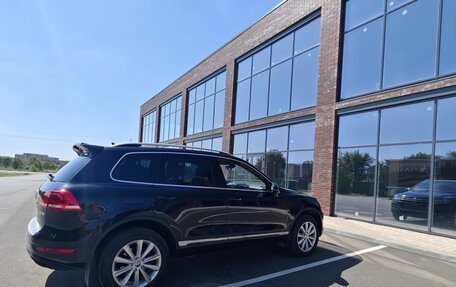 Volkswagen Touareg III, 2012 год, 2 000 000 рублей, 2 фотография