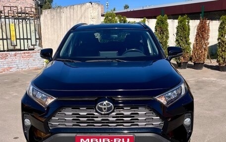 Toyota RAV4, 2021 год, 3 200 000 рублей, 1 фотография