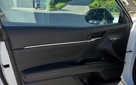 Toyota Camry, 2021 год, 3 320 000 рублей, 7 фотография