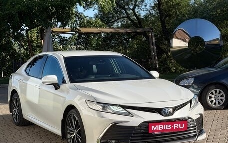 Toyota Camry, 2021 год, 3 320 000 рублей, 2 фотография