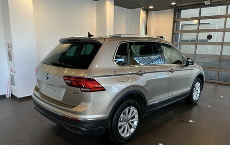 Volkswagen Tiguan II, 2020 год, 3 780 000 рублей, 3 фотография
