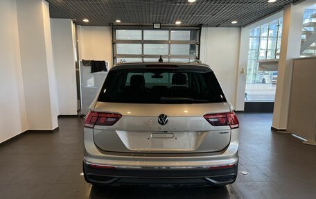 Volkswagen Tiguan II, 2020 год, 3 780 000 рублей, 4 фотография