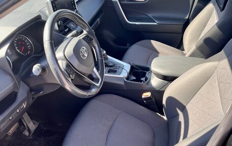 Toyota RAV4, 2021 год, 3 200 000 рублей, 5 фотография