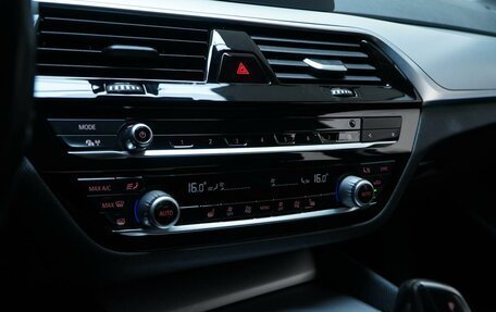 BMW 5 серия, 2017 год, 2 398 055 рублей, 17 фотография