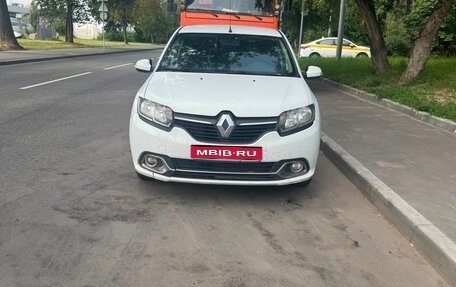 Renault Logan II, 2015 год, 600 000 рублей, 1 фотография