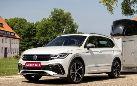 Volkswagen Tiguan II, 2021 год, 3 200 000 рублей, 1 фотография
