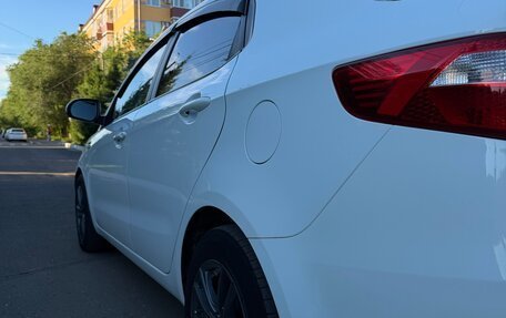 KIA Rio III рестайлинг, 2013 год, 870 000 рублей, 23 фотография