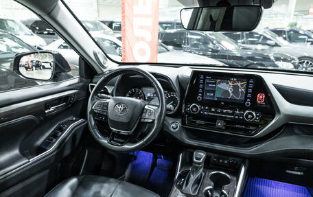 Toyota Highlander, 2021 год, 4 999 777 рублей, 16 фотография
