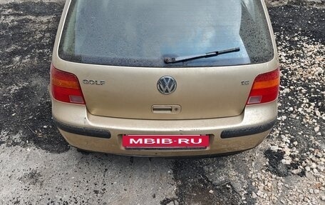 Volkswagen Golf IV, 2003 год, 125 000 рублей, 2 фотография