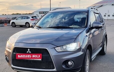Mitsubishi Outlander III рестайлинг 3, 2010 год, 960 000 рублей, 3 фотография