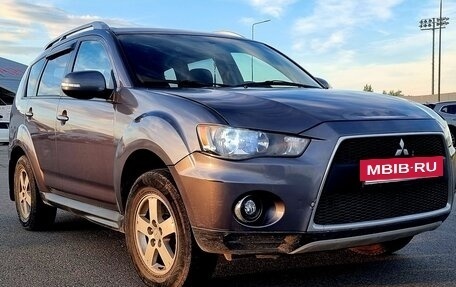 Mitsubishi Outlander III рестайлинг 3, 2010 год, 960 000 рублей, 2 фотография