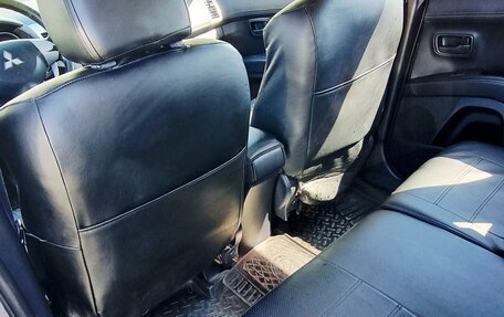 Mitsubishi Outlander III рестайлинг 3, 2010 год, 960 000 рублей, 15 фотография