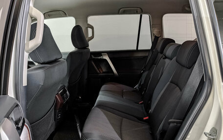 Toyota Land Cruiser Prado 150 рестайлинг 2, 2014 год, 4 090 000 рублей, 18 фотография