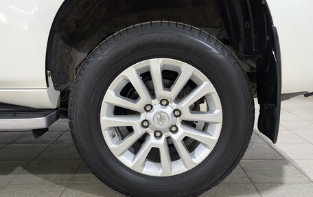 Toyota Land Cruiser Prado 150 рестайлинг 2, 2014 год, 4 090 000 рублей, 12 фотография