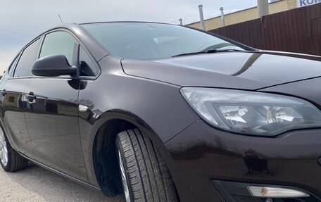 Opel Astra J, 2014 год, 810 000 рублей, 4 фотография