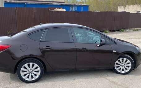 Opel Astra J, 2014 год, 810 000 рублей, 5 фотография