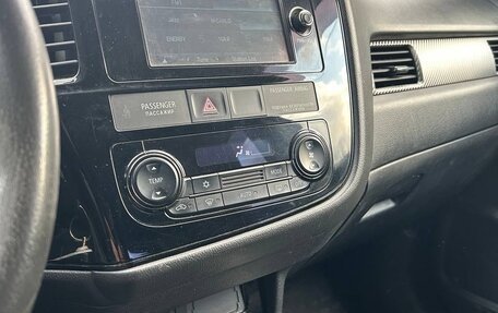 Mitsubishi Outlander III рестайлинг 3, 2018 год, 1 425 000 рублей, 7 фотография