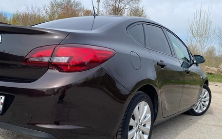 Opel Astra J, 2014 год, 810 000 рублей, 6 фотография