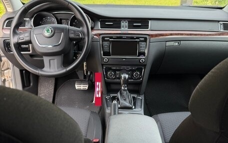 Skoda Superb III рестайлинг, 2013 год, 1 350 000 рублей, 9 фотография