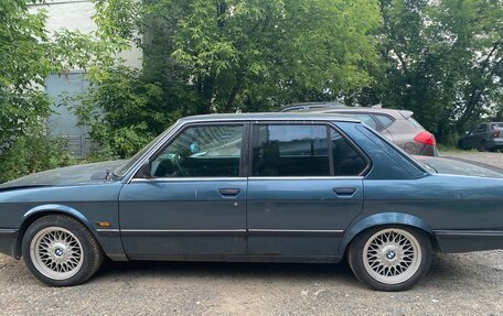BMW 5 серия, 1982 год, 270 000 рублей, 16 фотография