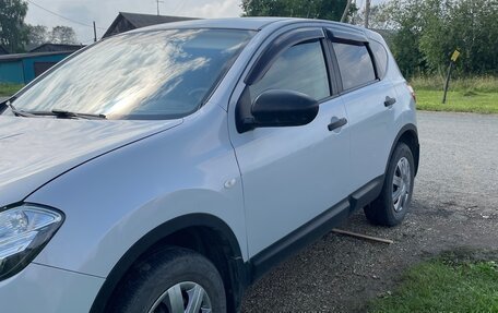 Nissan Qashqai, 2011 год, 1 090 000 рублей, 2 фотография