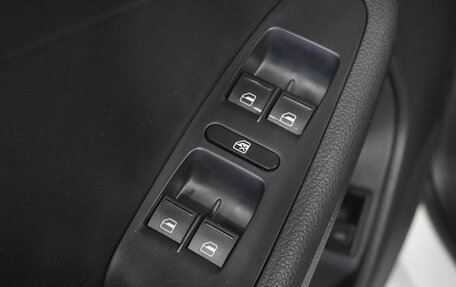 Volkswagen Jetta VI, 2016 год, 1 000 000 рублей, 14 фотография