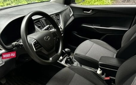 Hyundai Solaris II рестайлинг, 2017 год, 1 200 000 рублей, 8 фотография