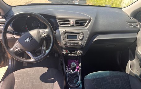 KIA Rio III рестайлинг, 2014 год, 975 000 рублей, 10 фотография