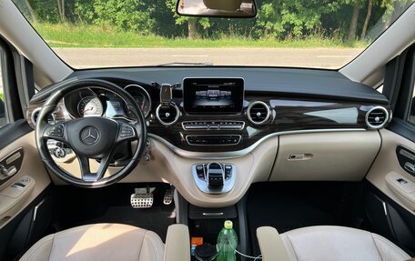 Mercedes-Benz V-Класс, 2016 год, 4 200 000 рублей, 14 фотография