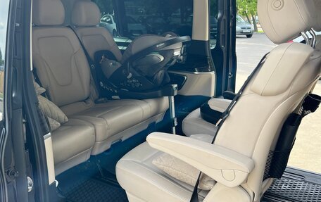 Mercedes-Benz V-Класс, 2016 год, 4 200 000 рублей, 12 фотография