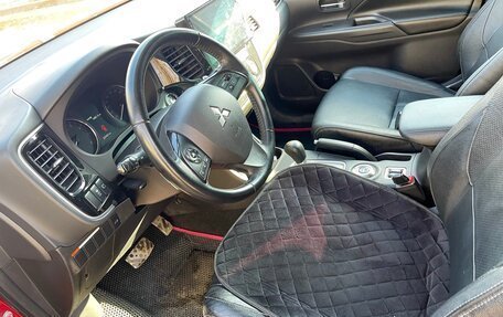 Mitsubishi Outlander III рестайлинг 3, 2013 год, 1 100 000 рублей, 12 фотография
