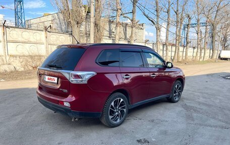 Mitsubishi Outlander III рестайлинг 3, 2013 год, 1 100 000 рублей, 5 фотография