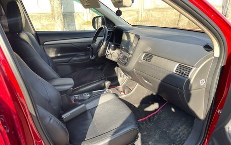 Mitsubishi Outlander III рестайлинг 3, 2013 год, 1 100 000 рублей, 14 фотография