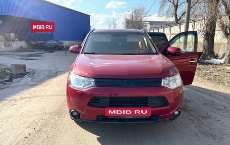 Mitsubishi Outlander III рестайлинг 3, 2013 год, 1 100 000 рублей, 8 фотография