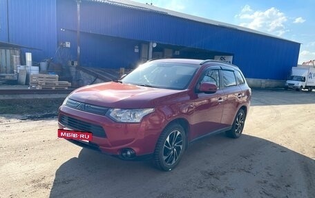 Mitsubishi Outlander III рестайлинг 3, 2013 год, 1 100 000 рублей, 17 фотография
