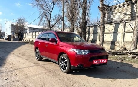 Mitsubishi Outlander III рестайлинг 3, 2013 год, 1 100 000 рублей, 18 фотография