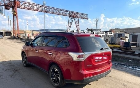 Mitsubishi Outlander III рестайлинг 3, 2013 год, 1 100 000 рублей, 16 фотография