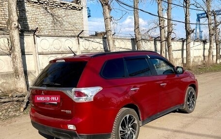 Mitsubishi Outlander III рестайлинг 3, 2013 год, 1 100 000 рублей, 15 фотография