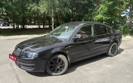 Skoda Superb III рестайлинг, 2007 год, 700 000 рублей, 1 фотография